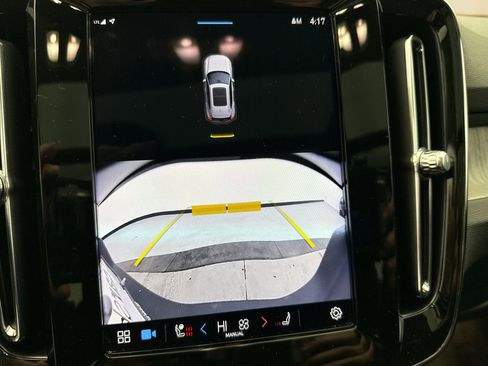 Used 2024 Volvo XC40 B5 Plus w/ Climate Package image 15