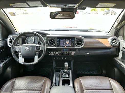 Used 2019 Toyota Tacoma Limited AWD/4WD image 30
