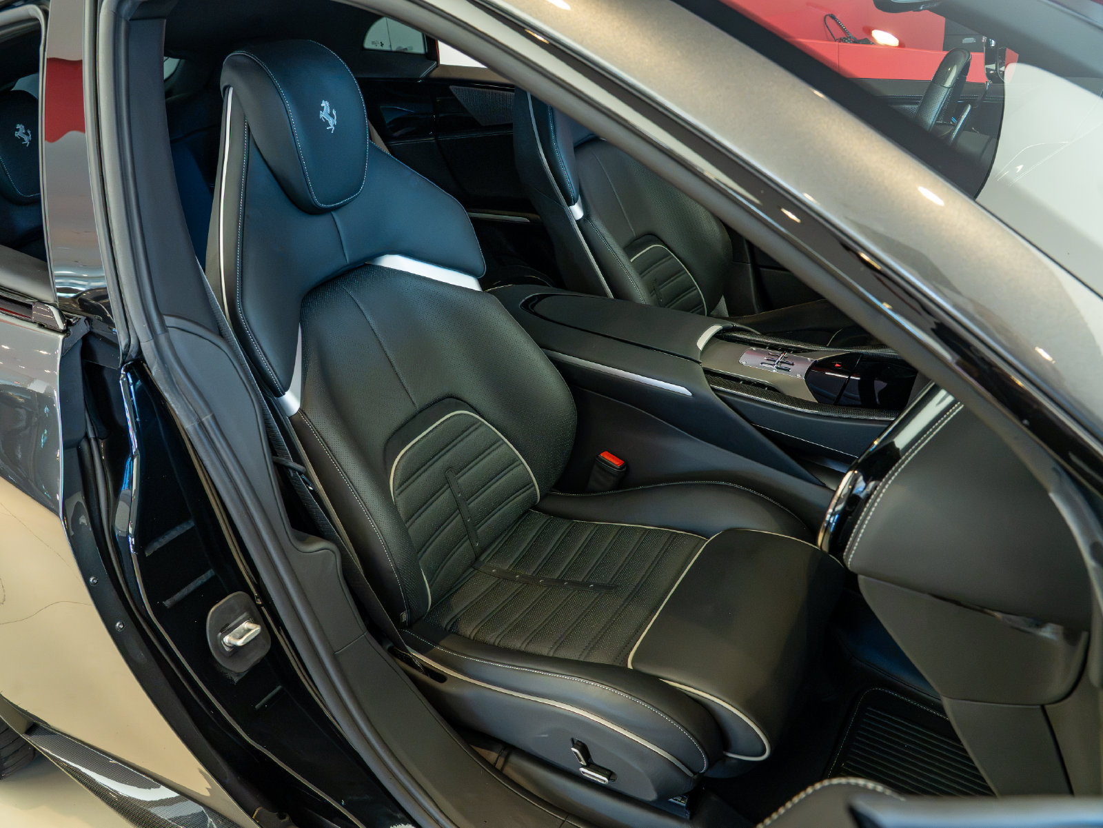 Used 2024 Ferrari Purosangue AWD/4WD image 22