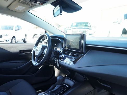 Used 2025 Toyota Corolla LE image 31