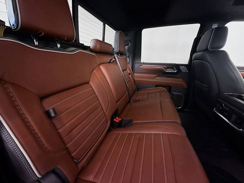 Used 2024 GMC Sierra 2500 Denali Ultimate image 29