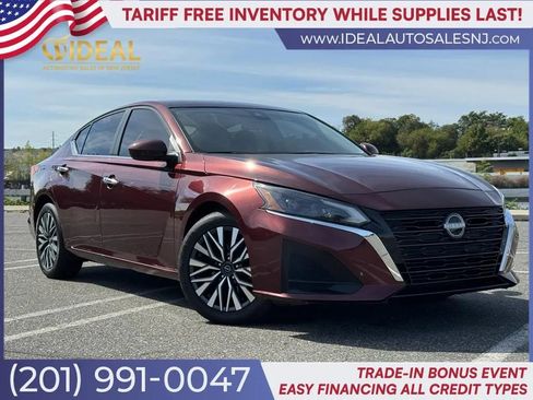 Used 2023 Nissan Altima 2.5 SV image 1