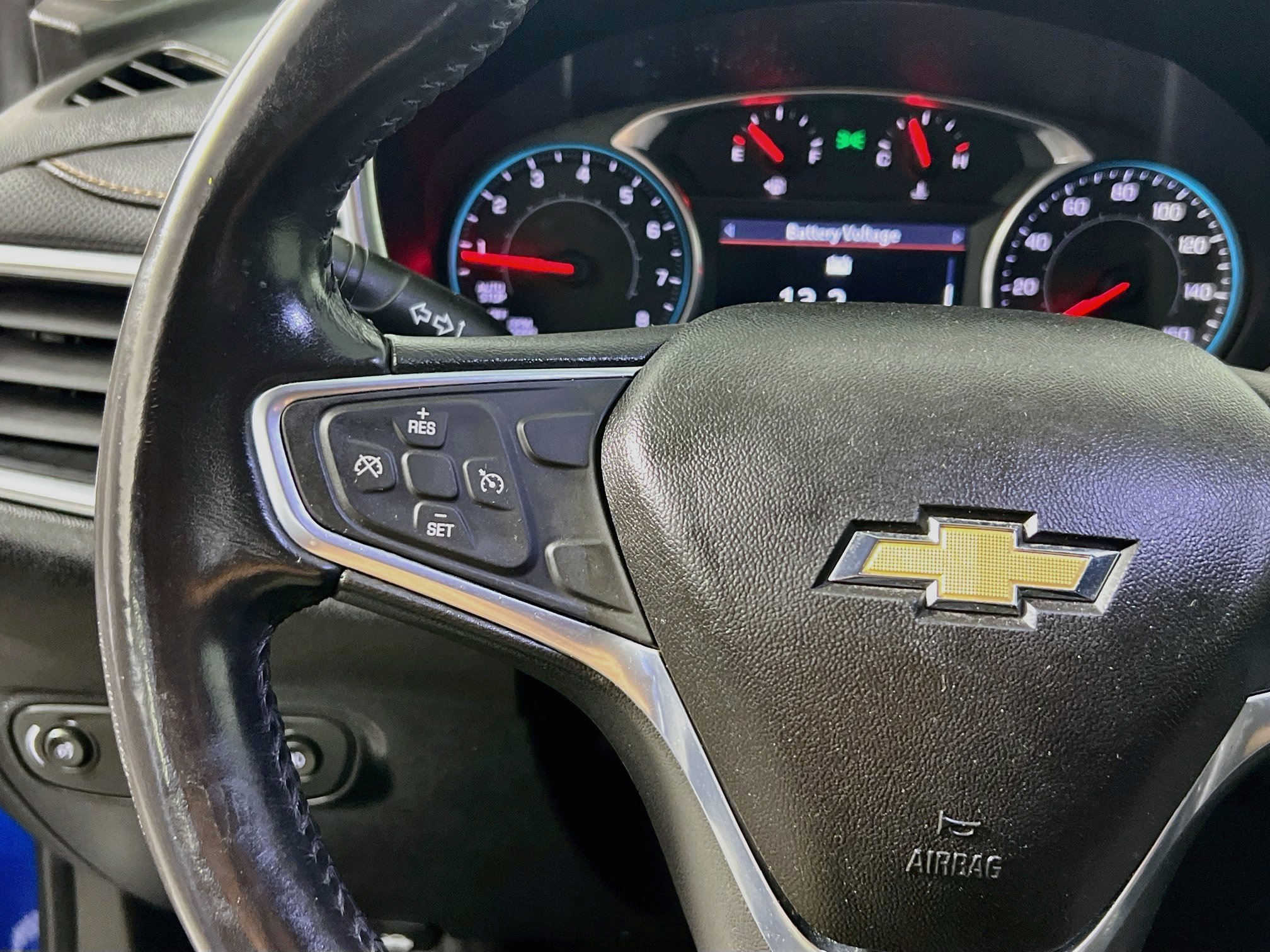 Used 2019 Chevrolet Equinox Premier FWD image 18