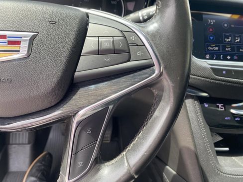 Used 2021 Cadillac XT5 Premium Luxury w/ LPO, Floor Liner Package AWD/4WD image 40