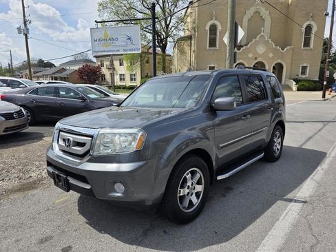 Used 2010 Honda Pilot Touring image 1