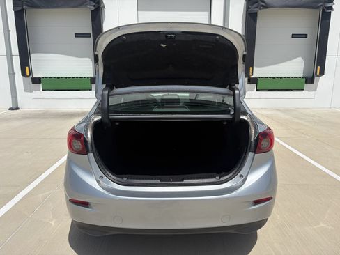Used 2018 MAZDA MAZDA3 Touring FWD image 35
