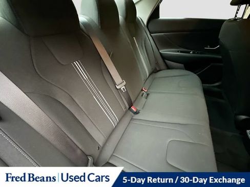 Used 2025 Hyundai Elantra Hybrid FWD image 32