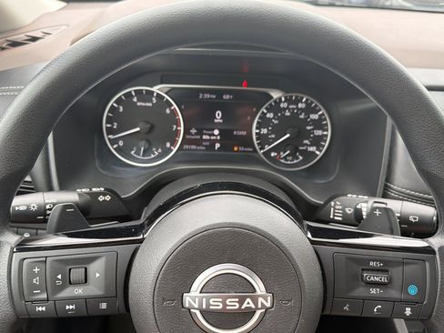 Used 2022 Nissan Rogue SV AWD/4WD image 23