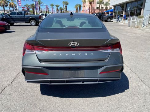 Used 2024 Hyundai Elantra SEL FWD image 7
