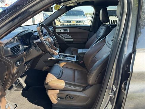 Used 2022 Ford Explorer King Ranch image 22