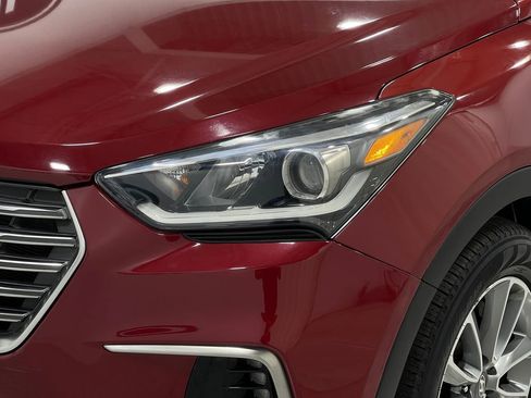 Used 2017 Hyundai Santa Fe SE image 32