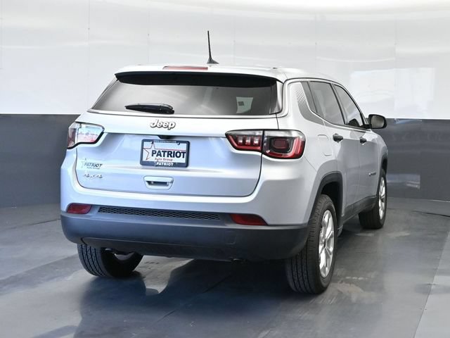 Used 2025 Jeep Compass Sport w/ Mopar Graphics Package AWD/4WD image 28