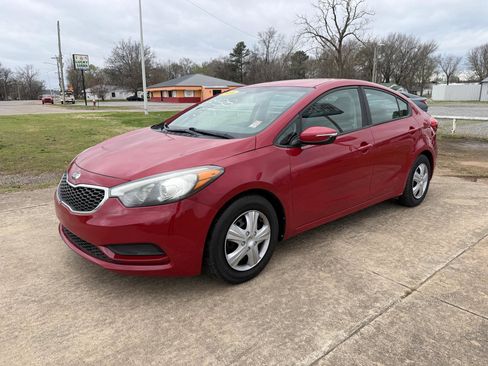 Used 2016 Kia Forte LX w/ LX Popular Package image 3