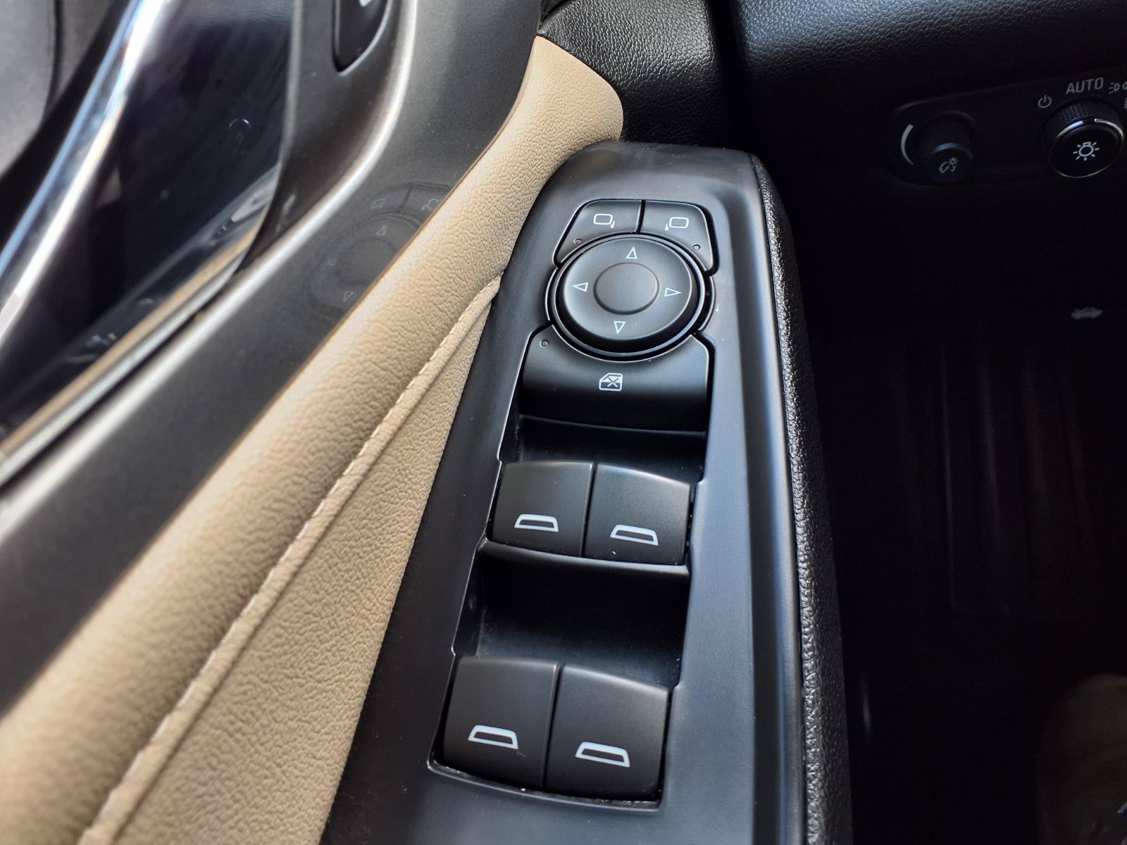 Used 2023 Chevrolet Traverse LS w/ Safety Package FWD image 11