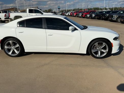 Used 2018 Dodge Charger SXT Plus w/ Quick Order Package 29J image 2