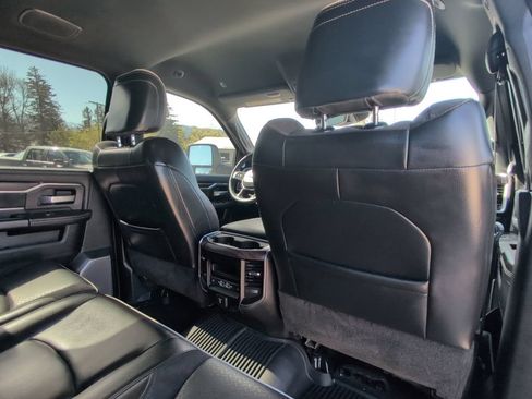 Used 2025 RAM 3500 Laramie AWD/4WD image 31