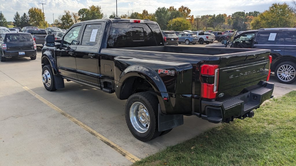 Used 2025 Ford F450 Platinum w/ FX4 Off-Road Package AWD/4WD image 5