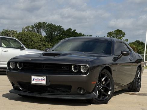 Used 2022 Dodge Challenger R/T w/ Blacktop Package RWD image 2