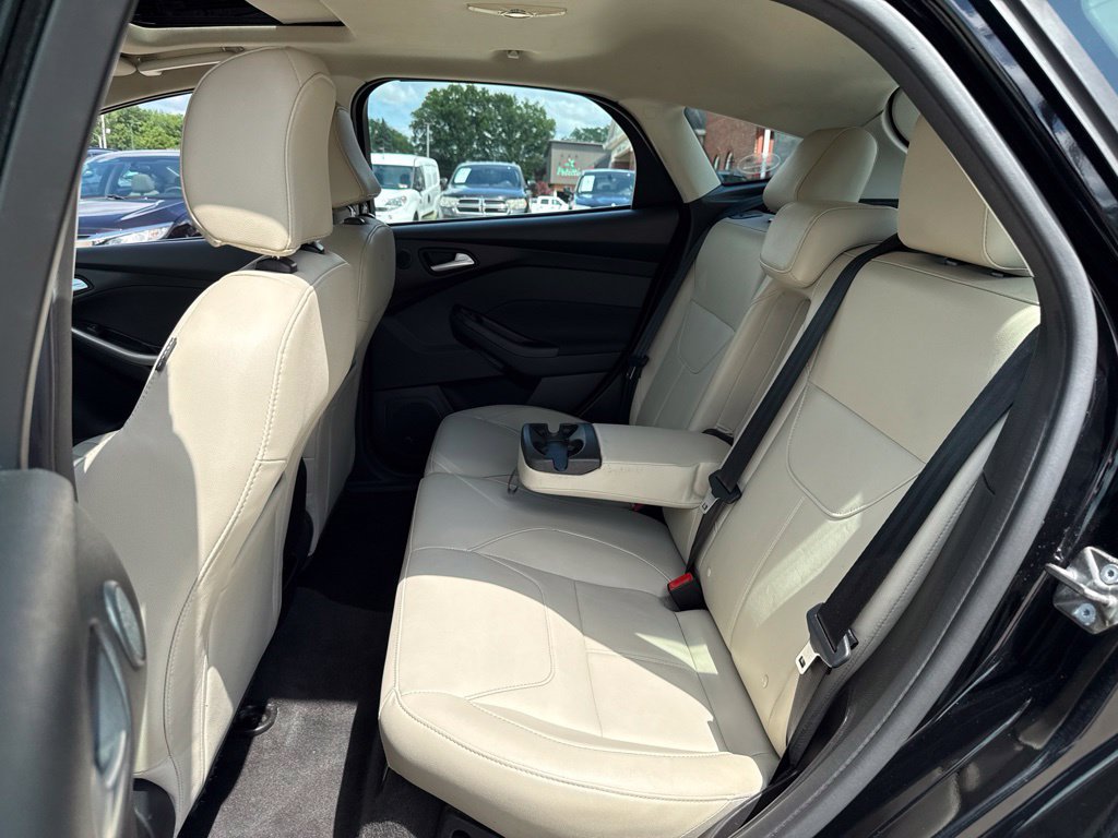 Used 2018 Ford Focus Titanium FWD image 40