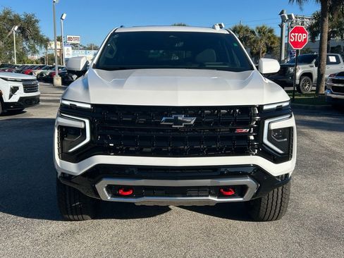 New 2026 Chevrolet Suburban Z71 w/ Z71 Off-Road Package AWD/4WD image 3