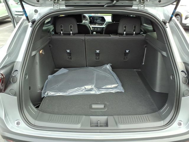 New 2026 Chevrolet Trax RS w/ Sunroof Package FWD image 9