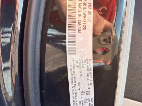 Used 2023 Chrysler Pacifica Touring-L image 24