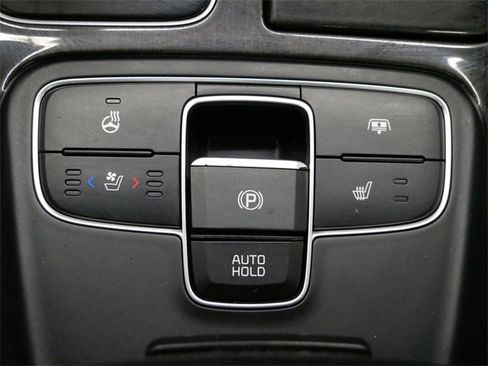 Used 2014 Kia Cadenza Premium w/ Technology Package image 22