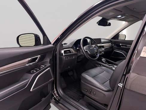 Used 2022 Kia Telluride EX w/ EX Premium Package FWD image 9