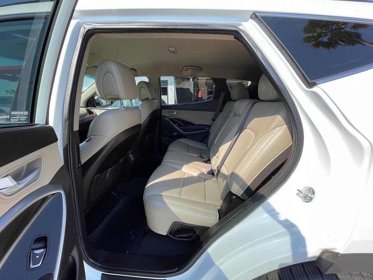 Used 2014 Hyundai Santa Fe Sport 2.0T w/ Navigation Package 06 FWD image 3