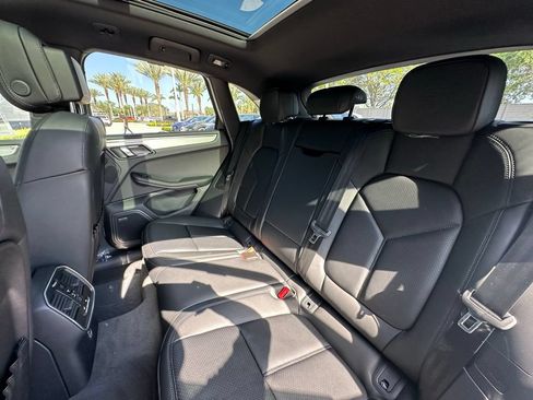 Used 2026 Porsche Macan AWD/4WD image 38