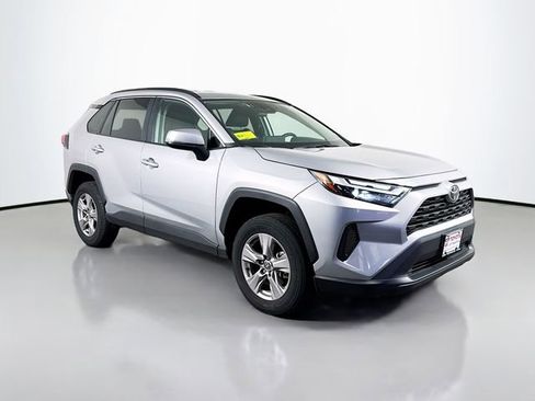 Used 2025 Toyota RAV4 XLE AWD/4WD image 8