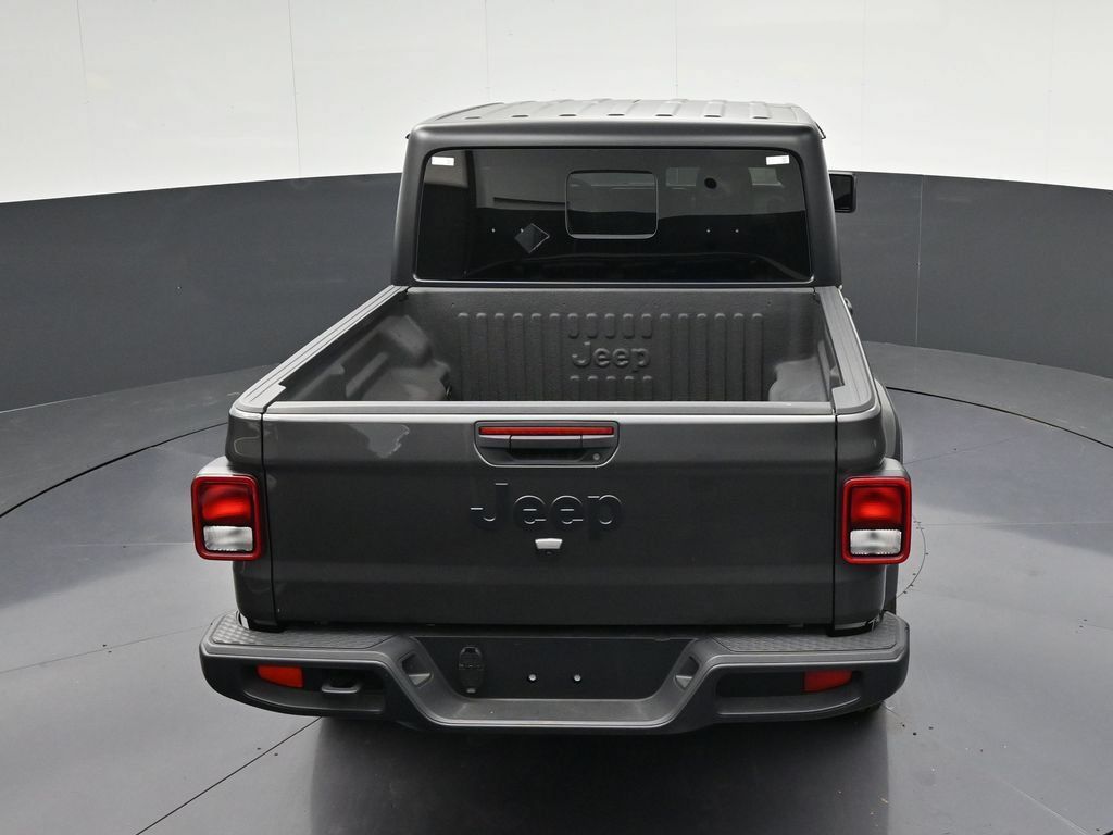Used 2025 Jeep Gladiator Sport AWD/4WD image 18