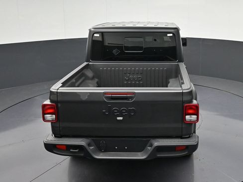 Used 2025 Jeep Gladiator Sport AWD/4WD image 18