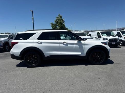 Certified 2022 Ford Explorer ST w/ Equipment Group 401A AWD/4WD image 5