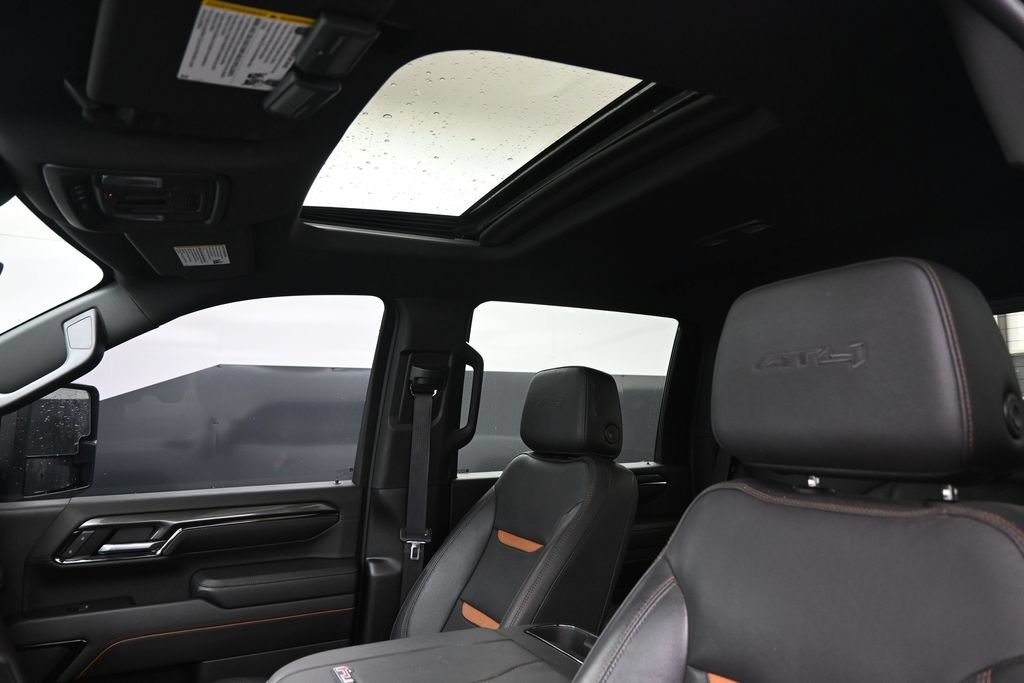 Used 2024 GMC Sierra 2500 AT4 w/ AT4 Premium Plus Package AWD/4WD image 3