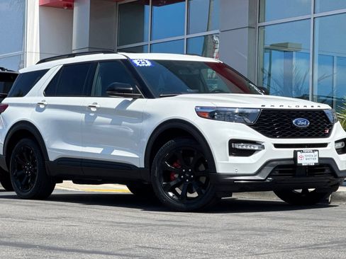 Used 2023 Ford Explorer ST w/ Equipment Group 401A AWD/4WD image 2