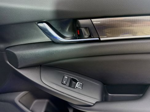 Used 2020 Honda Accord Sport image 31