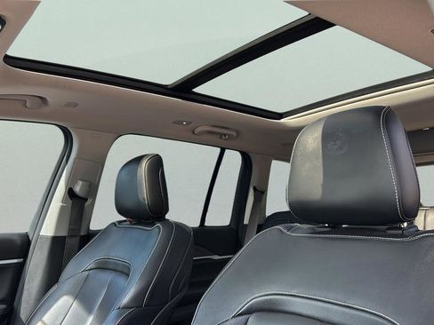 Used 2022 Jeep Grand Cherokee Limited image 15