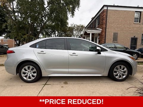 Used 2024 Toyota Corolla LE FWD image 2