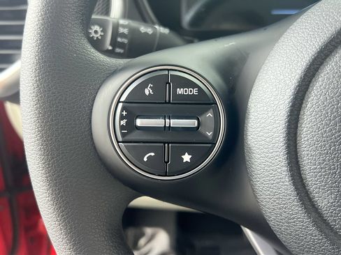 Used 2022 Kia Soul LX FWD image 18