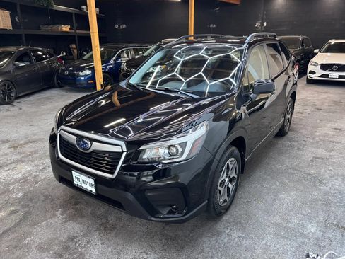Used 2020 Subaru Forester Premium AWD/4WD image 3