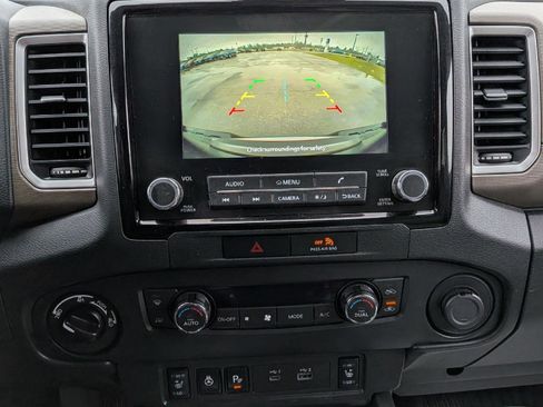 Used 2022 Nissan Frontier SV AWD/4WD image 16