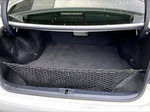 Used 2010 Buick Enclave CXL image 34