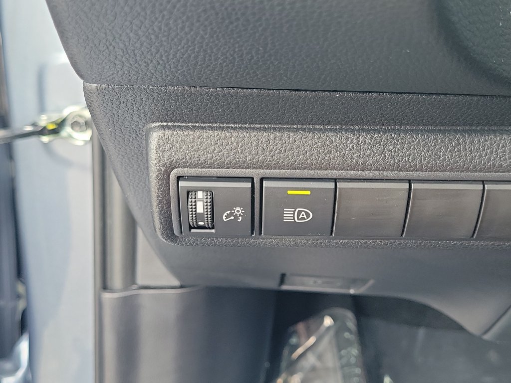 Used 2025 Toyota Corolla LE FWD image 24