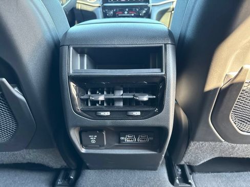 Used 2024 Jeep Grand Cherokee Laredo X w/ Luxury Tech Group I AWD/4WD image 50