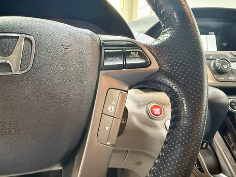 Used 2017 Honda Odyssey Touring image 12