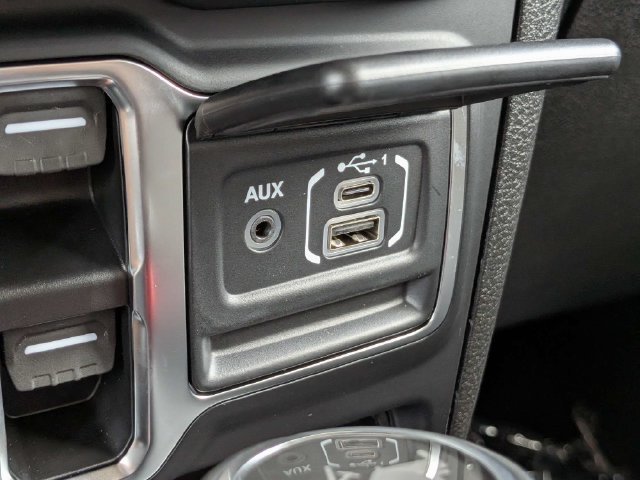 New 2026 Jeep Wrangler Unlimited Sahara AWD/4WD image 22