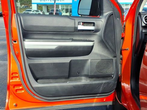 Used 2018 Toyota Tundra SR5 w/ SR5 Upgrade Package image 4