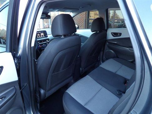 Used 2021 Hyundai Kona SE image 19