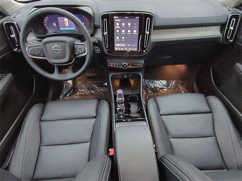 New 2026 Volvo XC40 B5 Plus w/ Protection Package Premier image 17